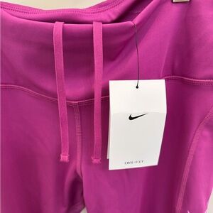 Nike Fuchsia Dri-FIT size MED Leggings 7/8 length Mid-rise NWT